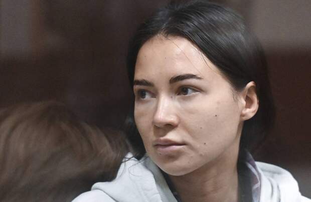 Блогерша Лерчек впервые вышла на связь после новости о раке и расплакалась