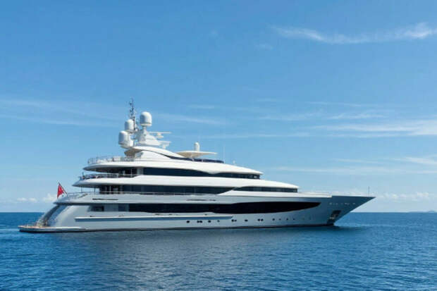 Стало известно, как российская яхта пошла через Ормузский пролив