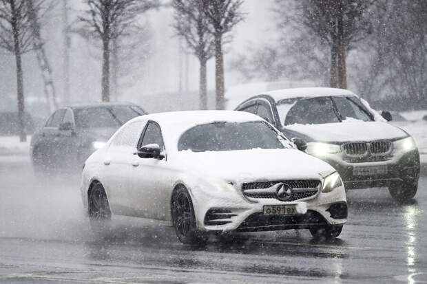 Москвичей предупредили о мощном снегопаде утром в понедельник