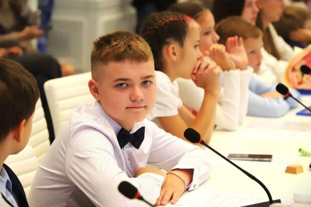 Школьник из Тульской области участвует в работе детского совета при Минстрое России