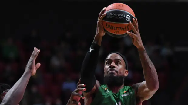 УНИКС уступил «Анадолу Эфес» в баскетбольной Евролиге