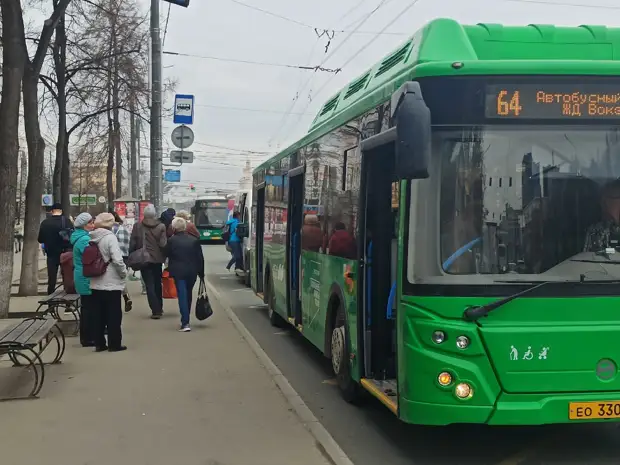 В Челябинске общественный транспорт 2 мая пустили в объезд проспекта Ленина