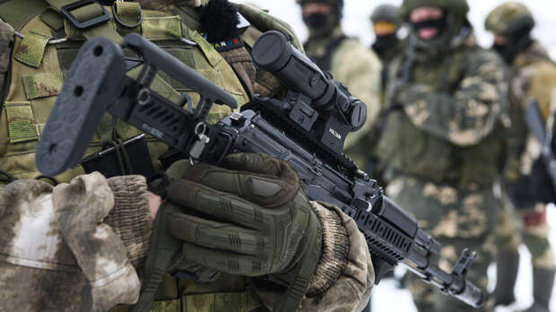 Белоусов: комплектование войск контрактниками идет с опережением плана