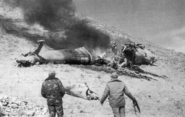Ми-24, пораженный огнем Stinger. Восточный Афганистан, 1988 год.