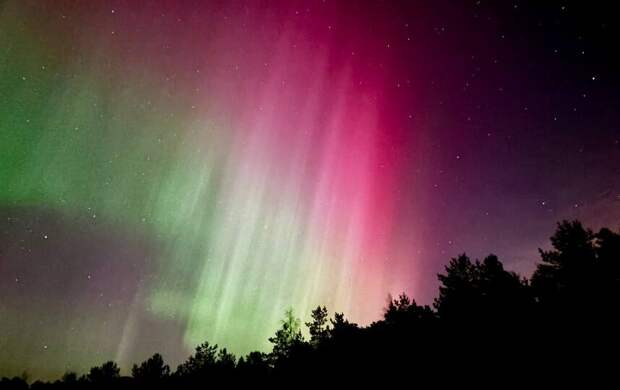 Ученые показали снимки полярных сияний