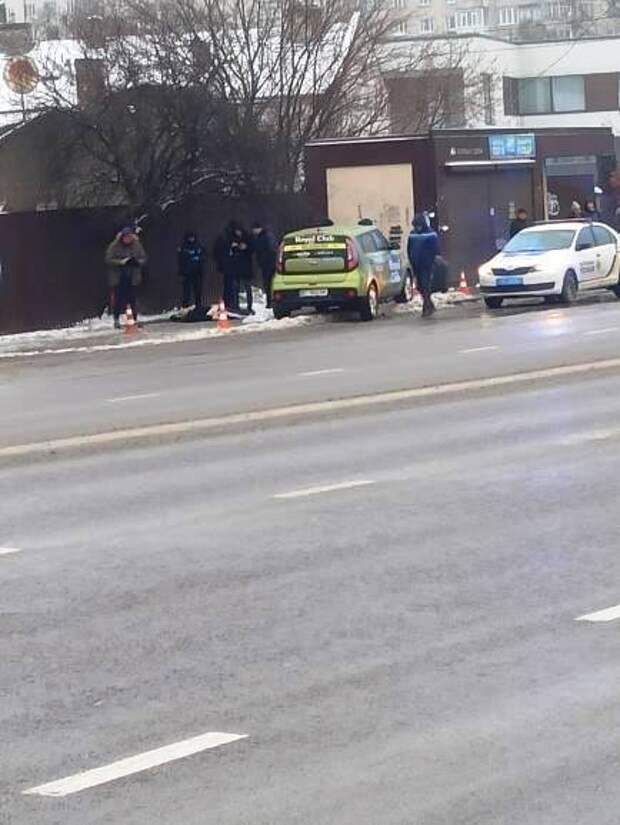 Во Львове во время движения автомобиля скончался водитель