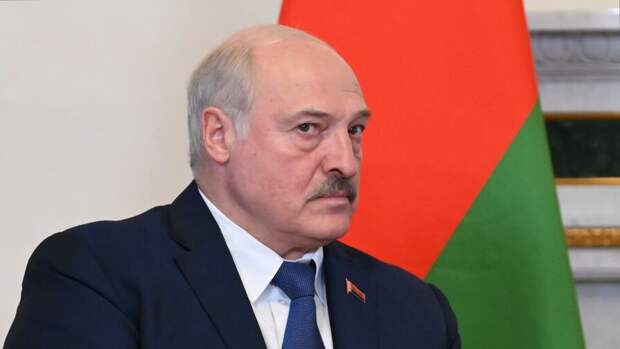 МК: в ряде городов Белоруссии закрылись магазины и торговые центры из-за "заморозки" цен Лукашенко