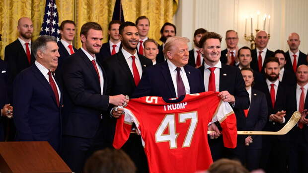 Трамп — о победе «Флориды» в Кубке Стэнли в 2025-м: вы оставили Канаду без титула 32-й год подряд