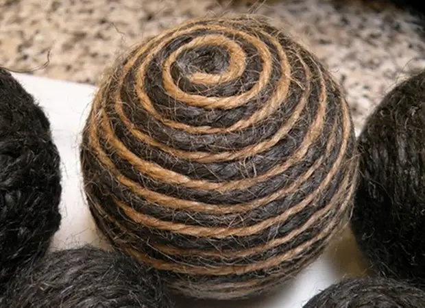 поделки из веревки своими руками. шары из шпагата. шар обмотанный нитками. сделать шар из веревки. декоративные шары из бечевки.