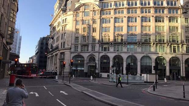 Экс-глава Минобороны Украины "нашёлся" в Англии. "Герой" Иловайска купил особняк за $29 млн