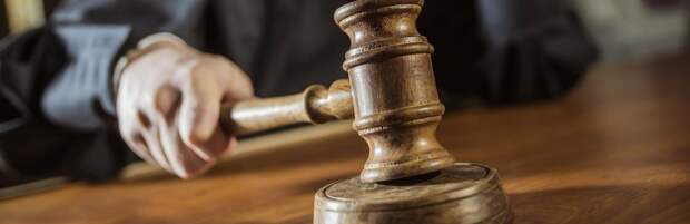 Mercedes обрызгал грязью жительницу Жанаозена: суд наказал водителя