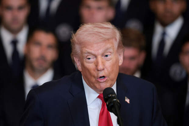 Трамп заявил об отсутствии времени на депрессию и попросил немного лекарств