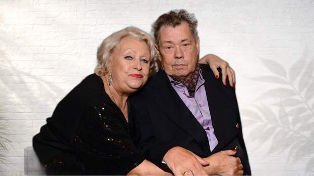 «Бриллианты и шик — в прошлом»: 77-летняя Людмила Поргина ушла из театра и перебралась в Дубай, но «женой Коли» быть не перестала