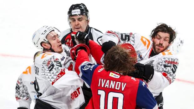 144 минуты штрафа, два гола за 68 секунд: «Авангард» одержал вторую победу над «Локомотивом» в полуфинале Кубка Гагарина