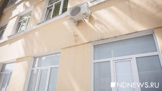 Шестилетняя девочка выпала из окна и погибла