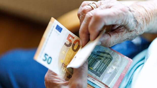 СМИ сообщили о переводе Россией Латвии около €13 млн на военные пенсии