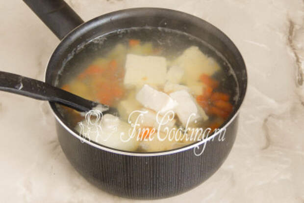 Варим овощной суп до полуготовности картофеля