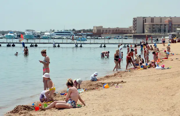 Праздничный настрой: как могут измениться курсы доллара и евро в мае