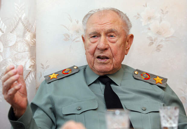 Товарищ Сталин, слышишь ли ты нас?