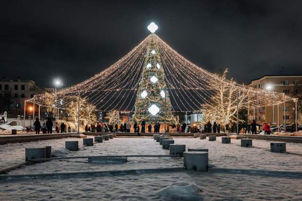 «Гонка чемпионов», фестивали на Лыбедском бульваре и новогодние спектакли: афиша на 3 и 4 января