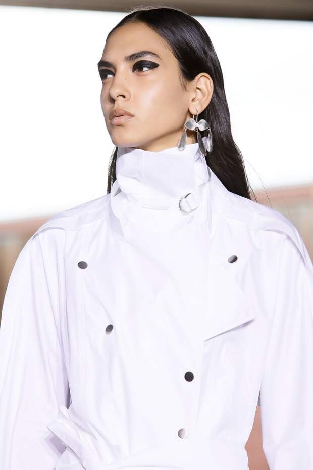 Косынки из кожи, которые все будут носить весной, — на показе 3.1 Phillip Lim (фото 12.1) Косынки из кожи, которые все будут носит весной — на показе 3.1 Phillip Lim (фото 12.1)