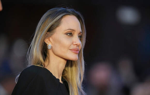 Вскрылась правда о личной жизни Анджелины Джоли после развода: Брэда Питта никто не смог заменить