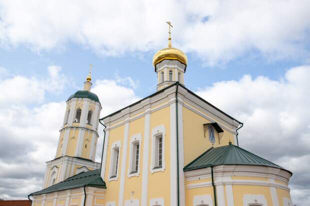 Верующие россияне отпразднуют Радоницу сегодня, 14 мая