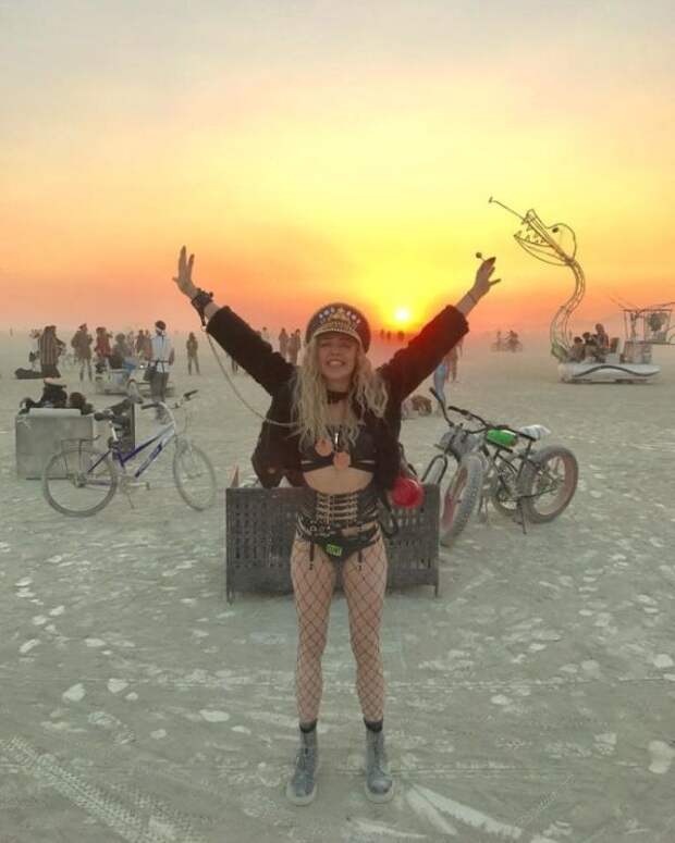 Девушки фестиваля Burning Man-2017 (26 фото)