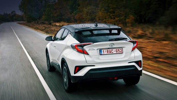 Toyota c-hr. По карьере молодой модели нанесён уже второй в этом году удар. Первый пришёлся на гибридную версию (выявлена опасность возгорания), которой у нас нет.