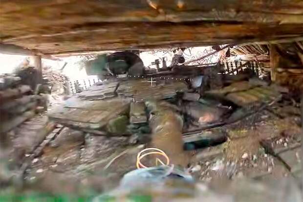 Дроноводы показали мастер-класс по уничтожению спрятанного в укрытии Т-64