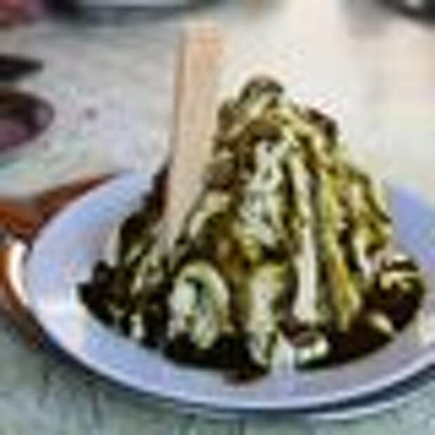 Pistachio spaghettieis.