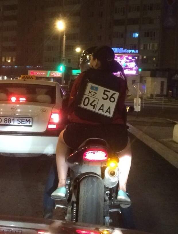 Некоторые люди становятся частью своего байка Некоторые люди становятся частью своего байка байк, мотоцикл, прикол, юмор