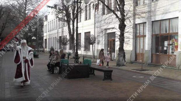 Дед Мороз-воевода вышел на улицы Симферополя