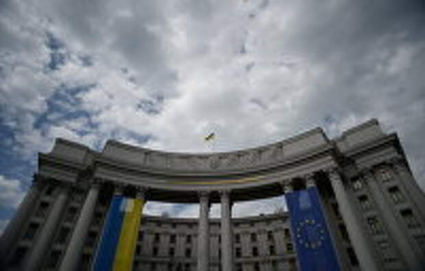 МИД Украины признал право России досматривать украинские суда в Азовском море без мандата