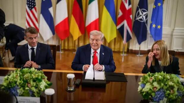 Пришли на поклон: Париж и Рим начали переговоры с Ираном об открытии Ормузского