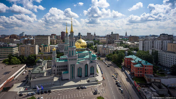 Полет над Москвой