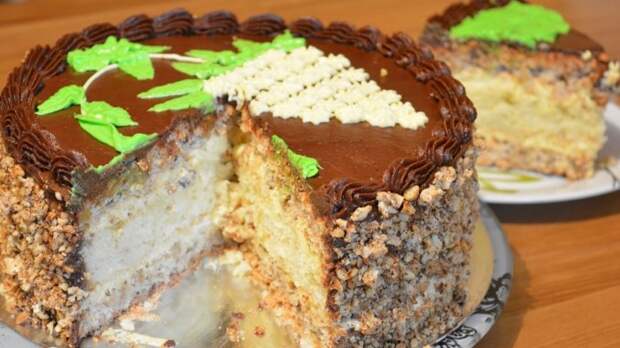Классический «Киевский торт» — неподражаемый десерт, который всегда выделялся на фоне других. /Фото: i.ytimg.com