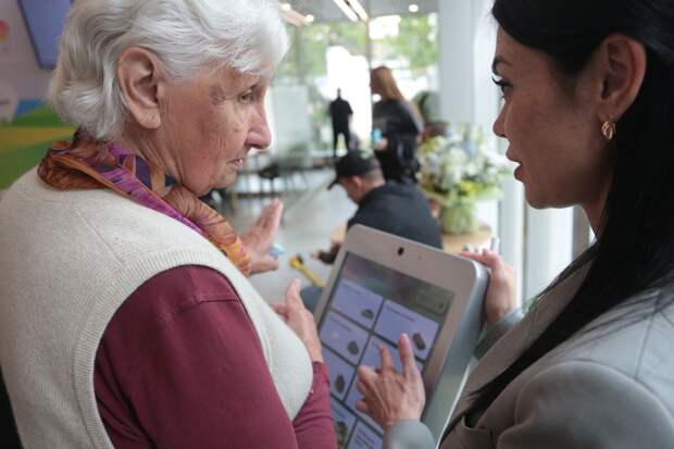 "Ъ": крупные российские банки сокращают персонал, но увеличивают зарплаты