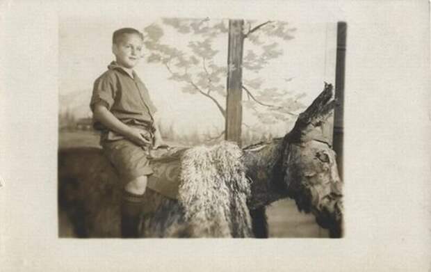 Странные ретро фотографии, на которых творится что-то непонятное