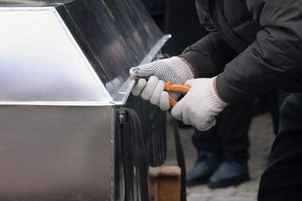 Стало известно о мошенничестве с «российскими срочниками в цинковых гробах»