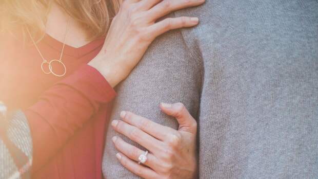 Психолог Виктор Шапарь объяснил, как отличить привычку в отношениях от любви