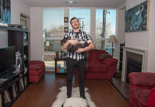 men and cats photography david williams 10 Одинокие мужчины и их котики