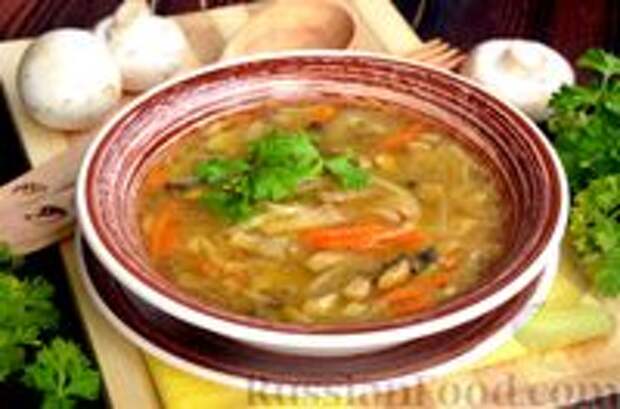 Фото к рецепту: Суп с шампиньонами и кукурузной крупой