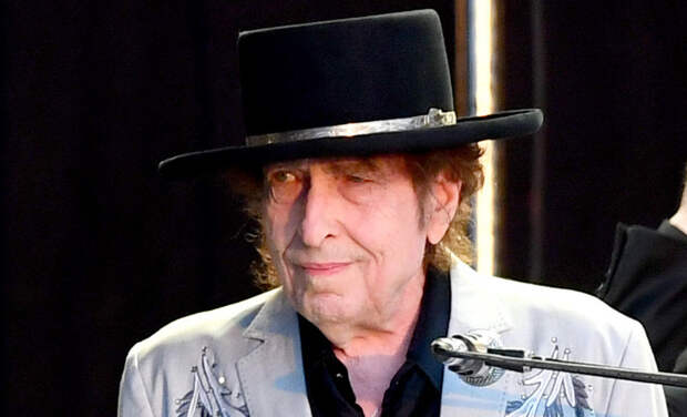 Боба Дилана обвинили в изнасиловании несовершеннолетней девочки