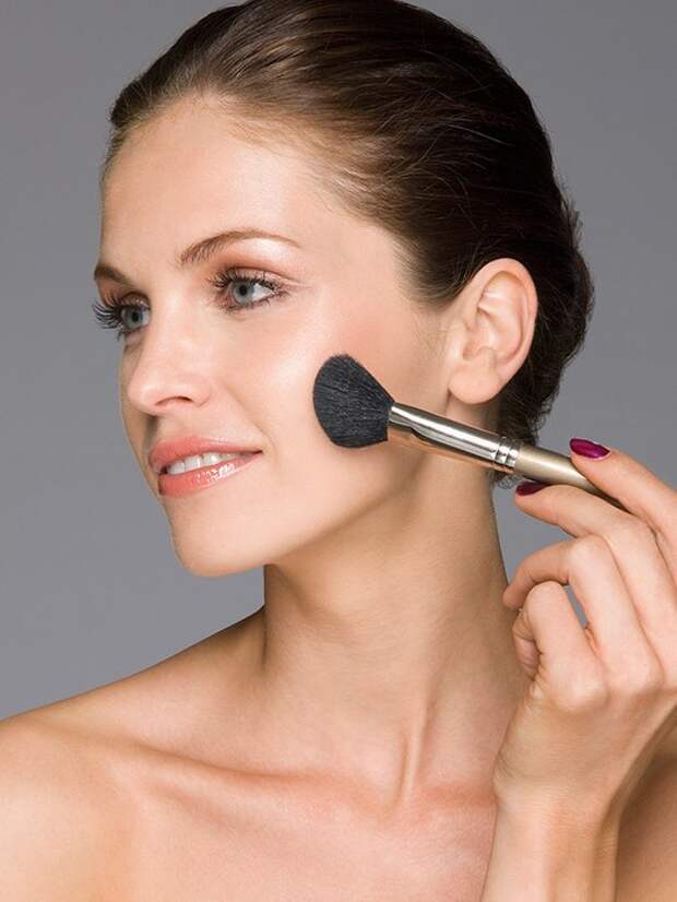 10 приемов макияжа, которые сделают тебя значительно моложе