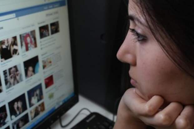 Ученые признали Facebook вредным для женщин старше 30 лет Ученые признали Facebook вредным для женщин старше 30 лет