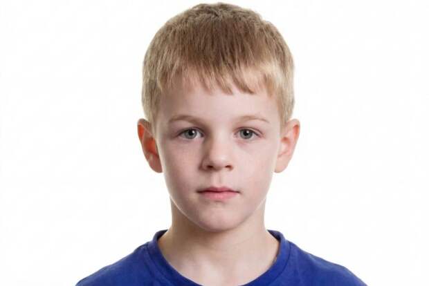 В Петербурге ищут 9-летнего Пашу, которого увез мужчина на белом внедорожнике