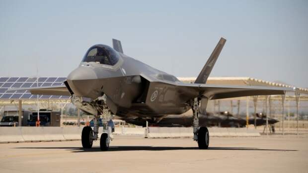 Новейший американский истребитель F-35 смог выстрелить в себя из бортовой пушки Новейший американский истребитель F-35 смог выстрелить в себя из бортовой пушки