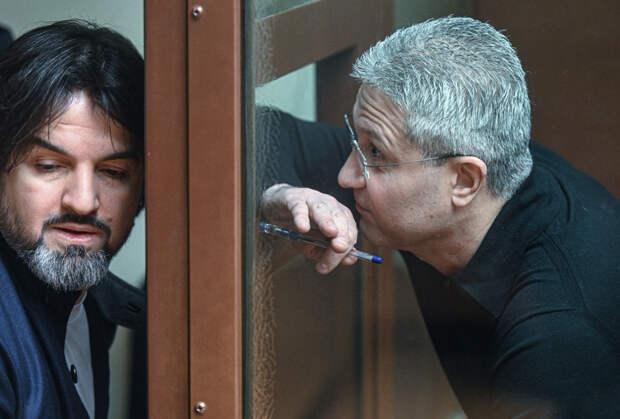 Сумма взяток в деле бывшего замглавы Минобороны России выросла