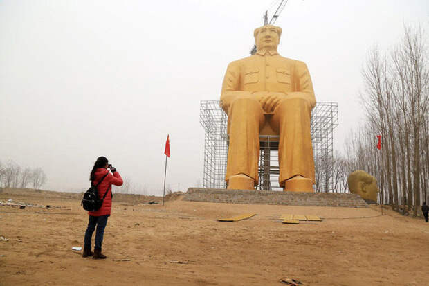 В Китае завершается строительство самого большого памятника Мао Цзедуну (5 фото)